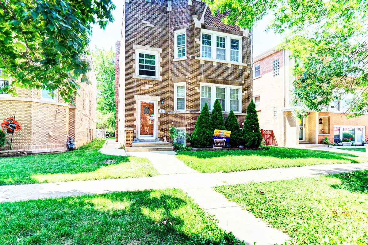 Exterior of 1826 Kenilworth Ave