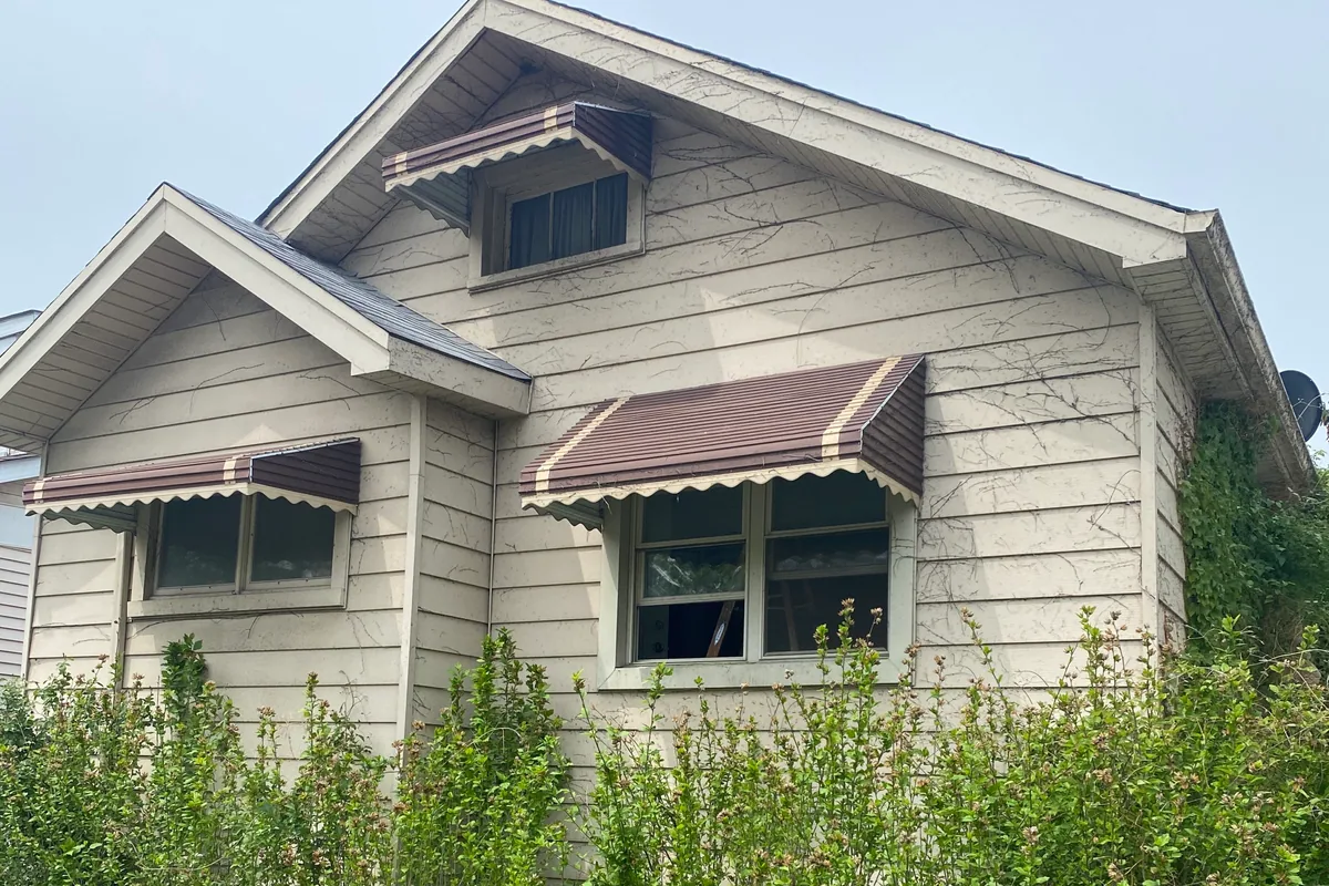 Exterior of 2134 N Narragansett Ave