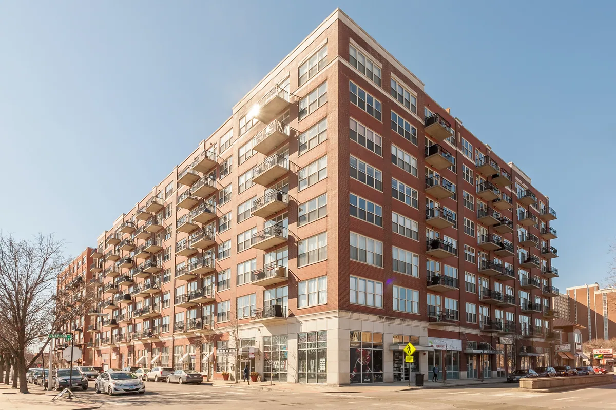 Exterior of 6 S Laflin St Unit 705S